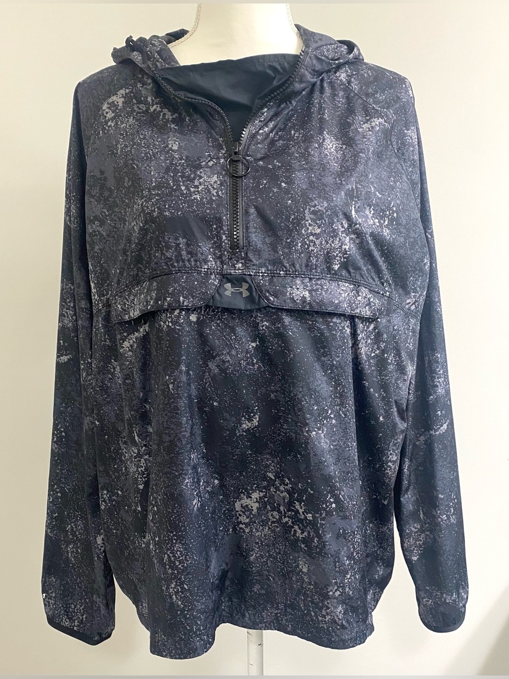 Under Armour Womens XL Black Print Hooded Pullover Windbreaker Jacket Utility - Picture 16 of 16
